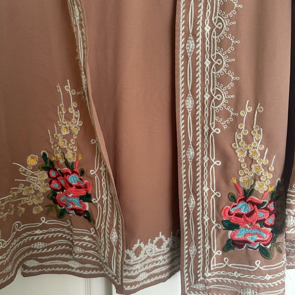 Embroidered Dusty Rose Tunic Made in India - Picture 4 of 6